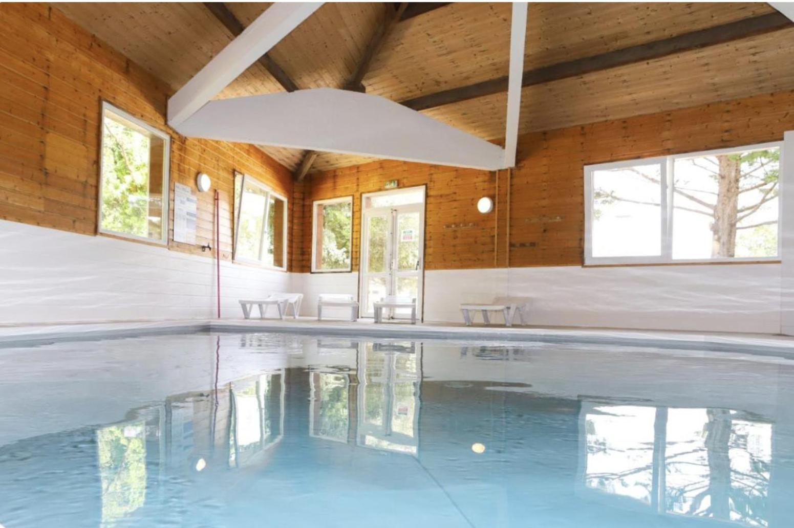 Maisonnette Mimosa H3 Avec Piscine Interieure Chauffee A 400 M De La Et Menage De Fin De Sejour Compris * Les Sables Vignier