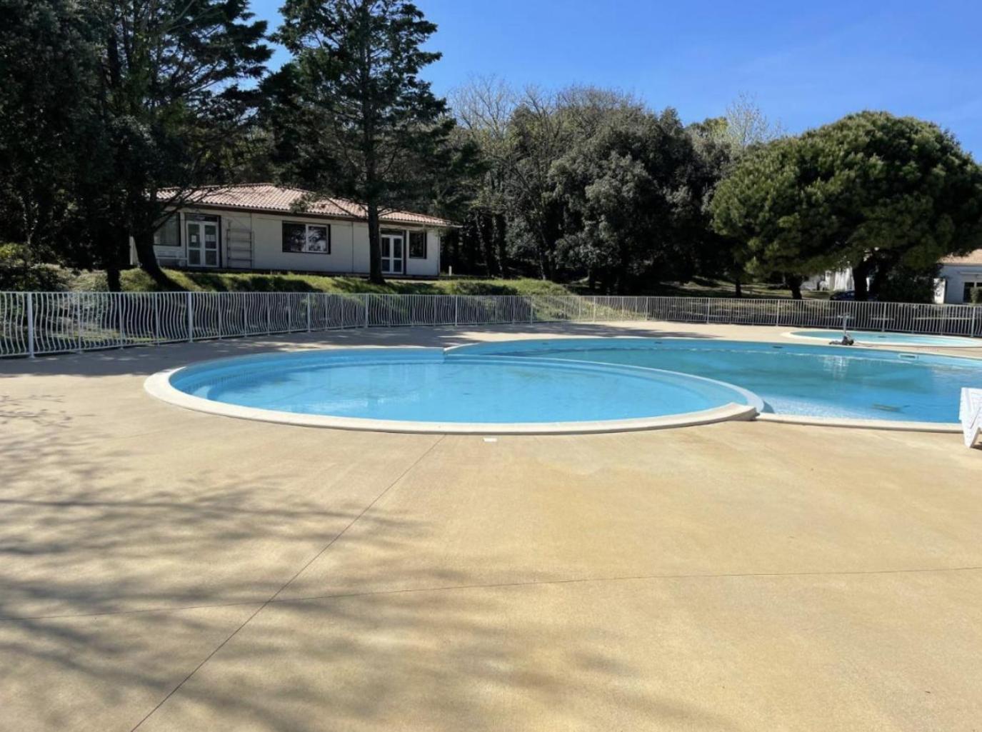 Maisonnette Mimosa H3 Avec Piscine Interieure Chauffee A 400 M De La Et Menage De Fin De Sejour Compris * Les Sables Vignier